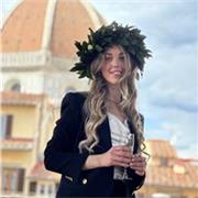 Laureata in lettere moderne impartisce ripetizioni di: lingua e letteratura italiana, storia, geografia, filosofia, scienze umane